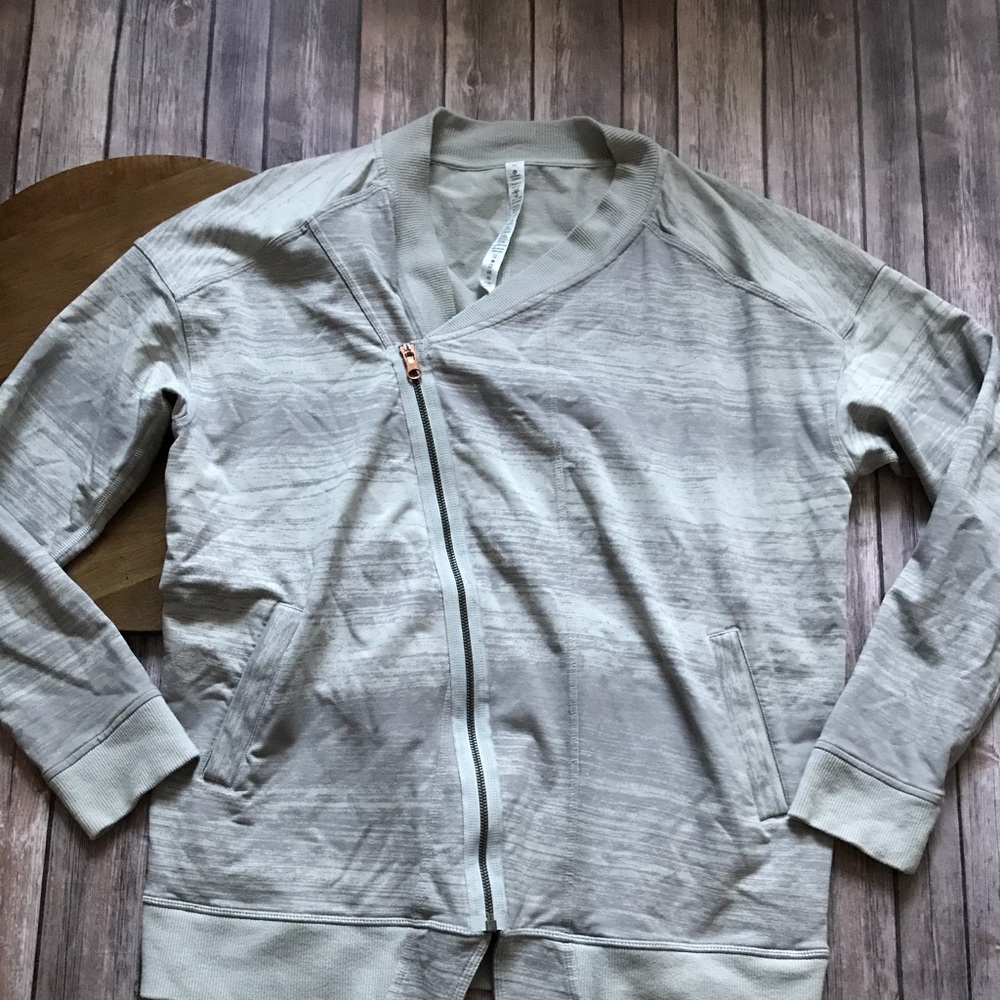 Lululemon zip feathered gray hoodie sz 10